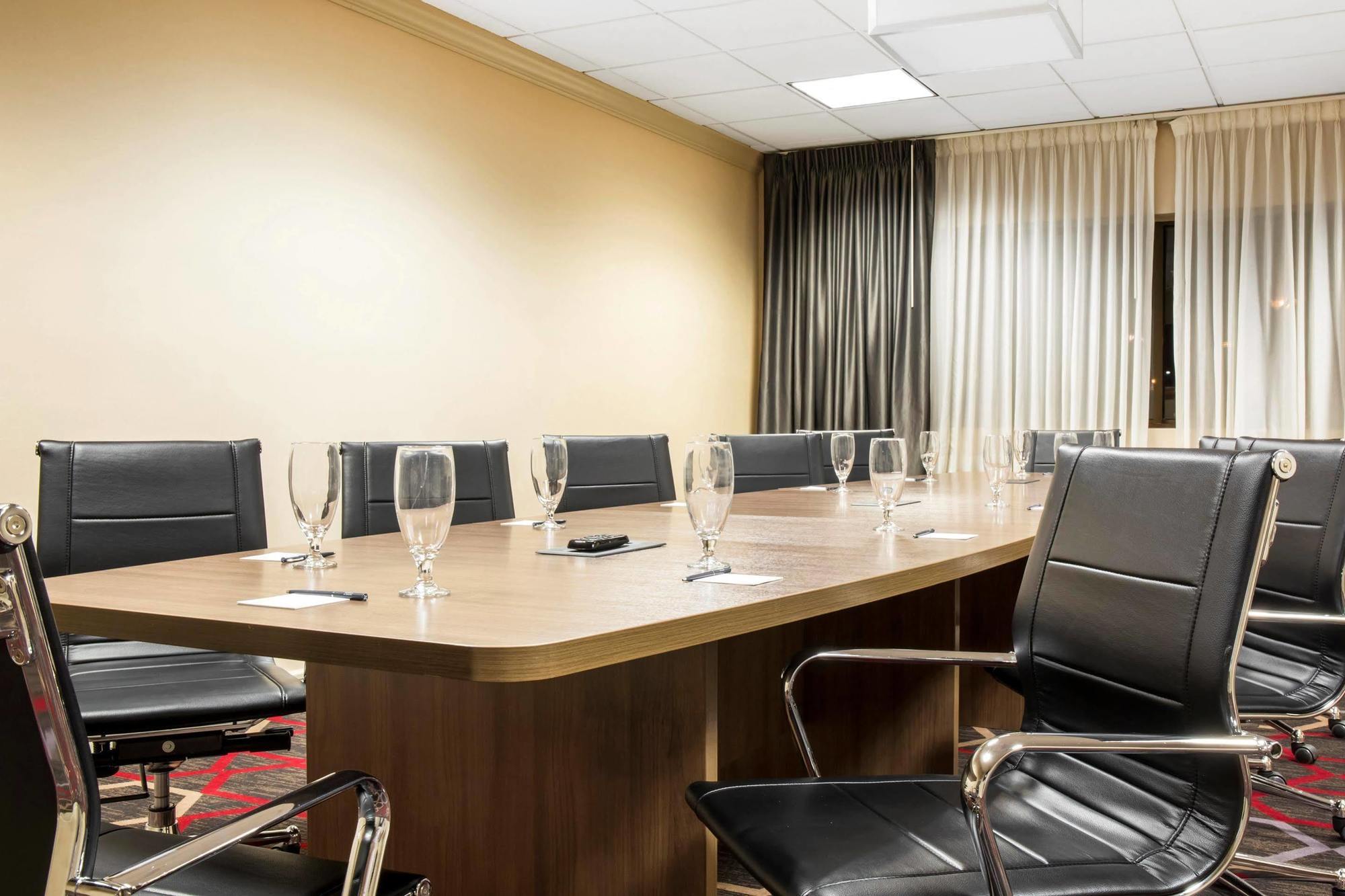 Quality Inn Lexington -Horse Park Екстер'єр фото