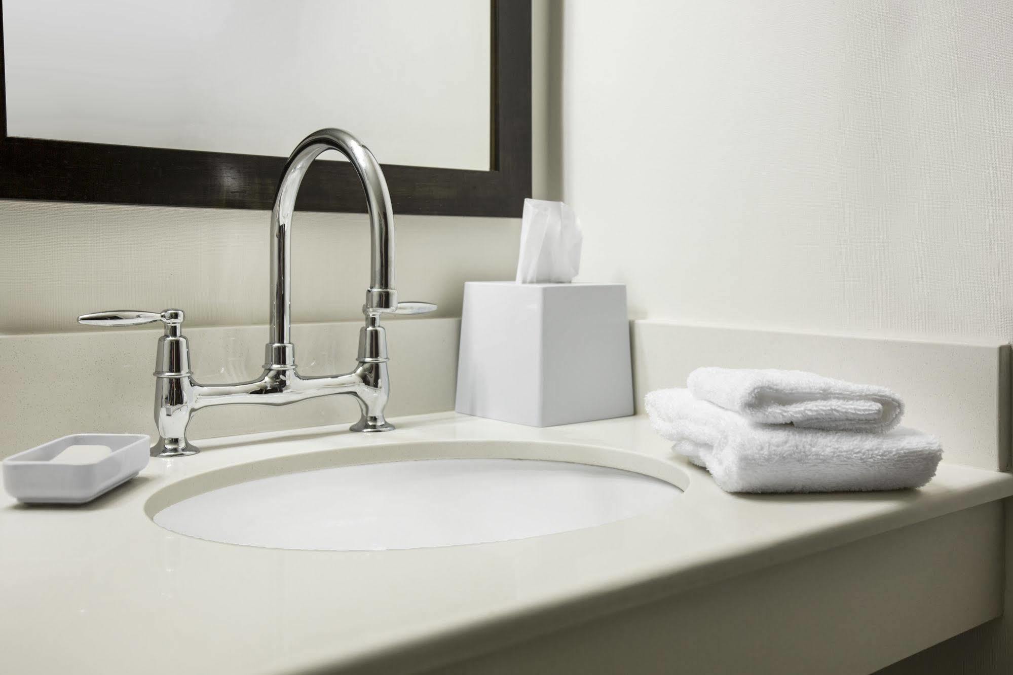 Quality Inn Lexington -Horse Park Екстер'єр фото